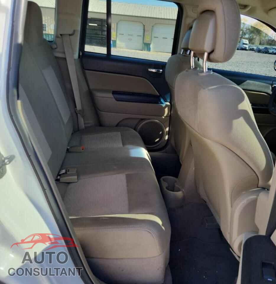 JEEP COMPASS 2011 - 1J4NF1FB9BD197422