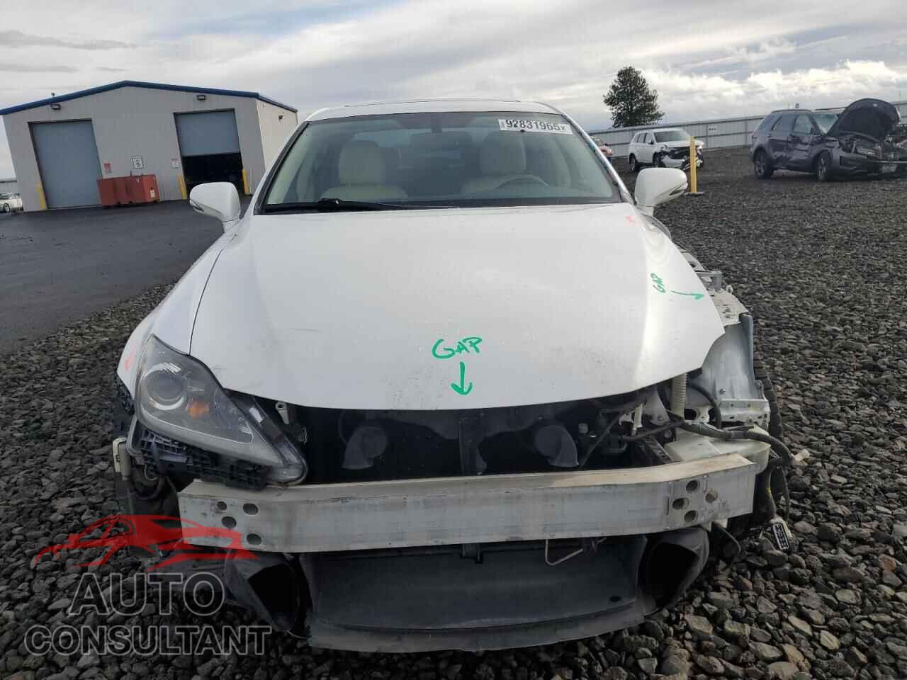 LEXUS IS 2012 - JTHCF5C25C5057533