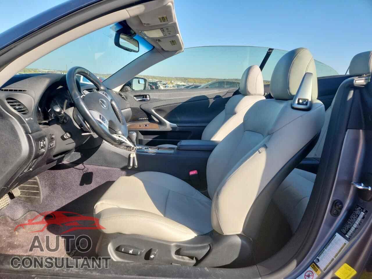 LEXUS IS 2014 - JTHFF2C24E2531617