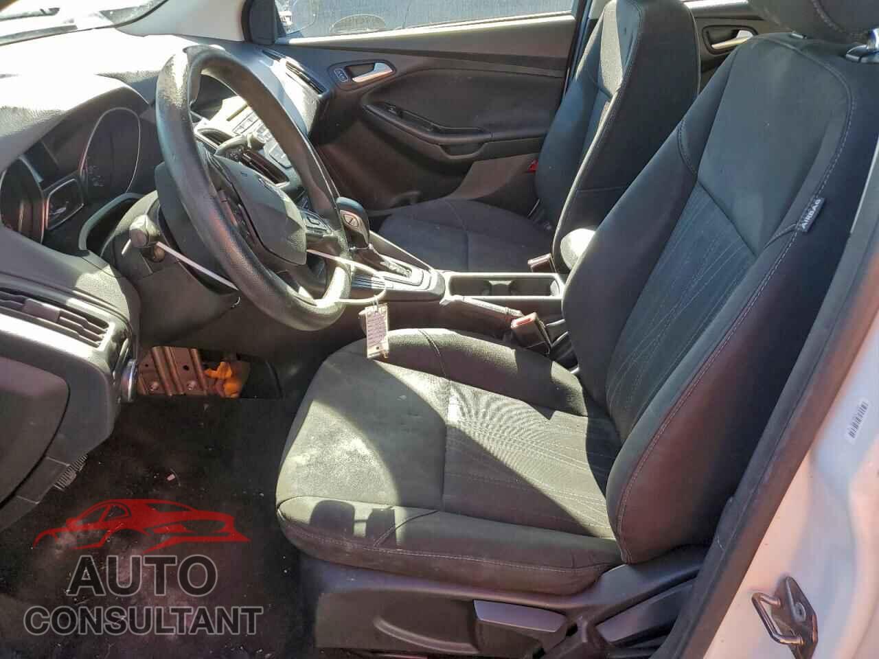 FORD FOCUS 2017 - 1FADP3F25HL300043