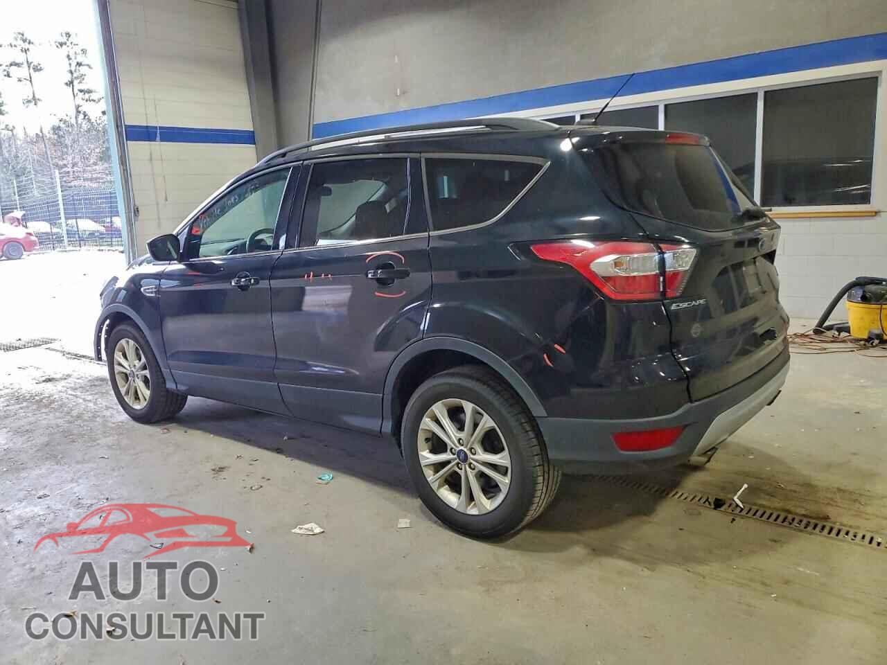 FORD ESCAPE 2018 - 1FMCU0GD6JUC11008
