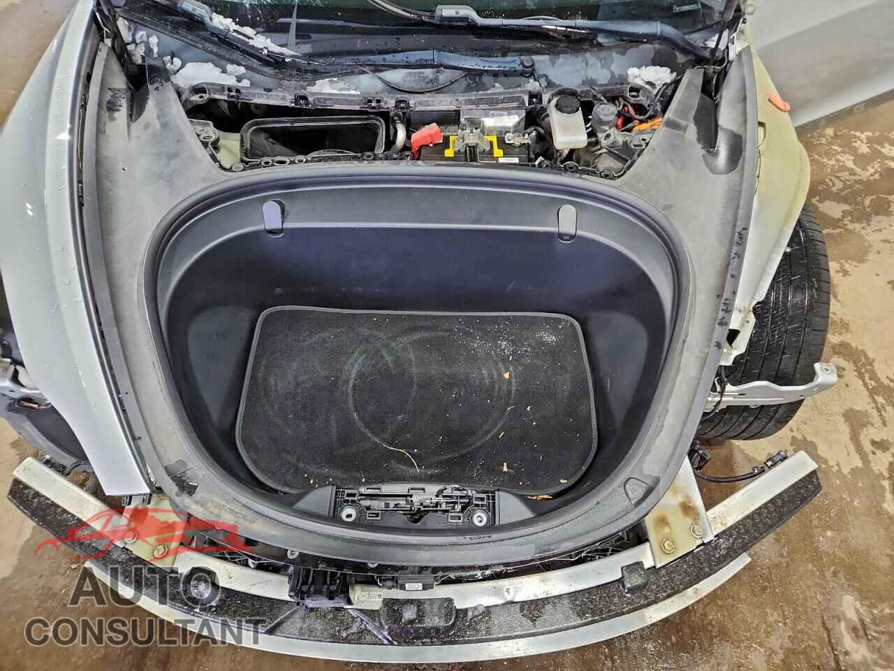 TESLA MODEL 3 2018 - 5YJ3E1EB0JF087657