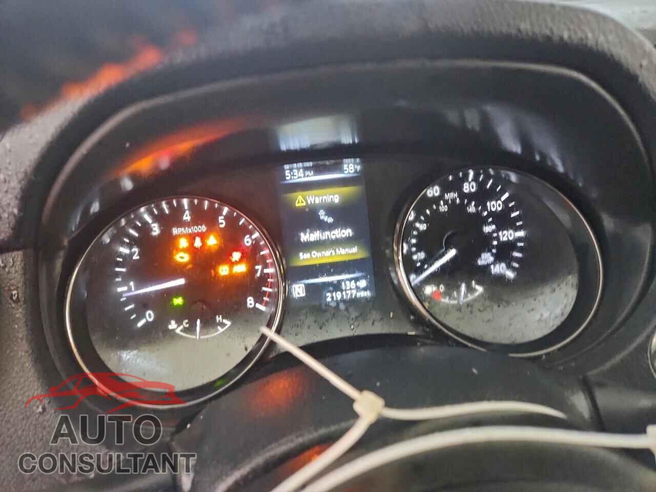 NISSAN ROGUE 2017 - KNMAT2MT5HP521701