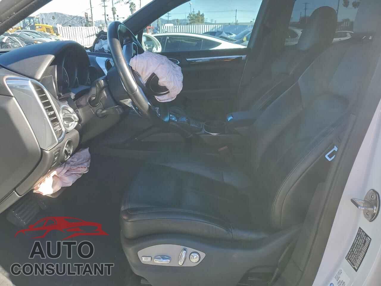 PORSCHE CAYENNE 2016 - WP1AE2A25GLA18227