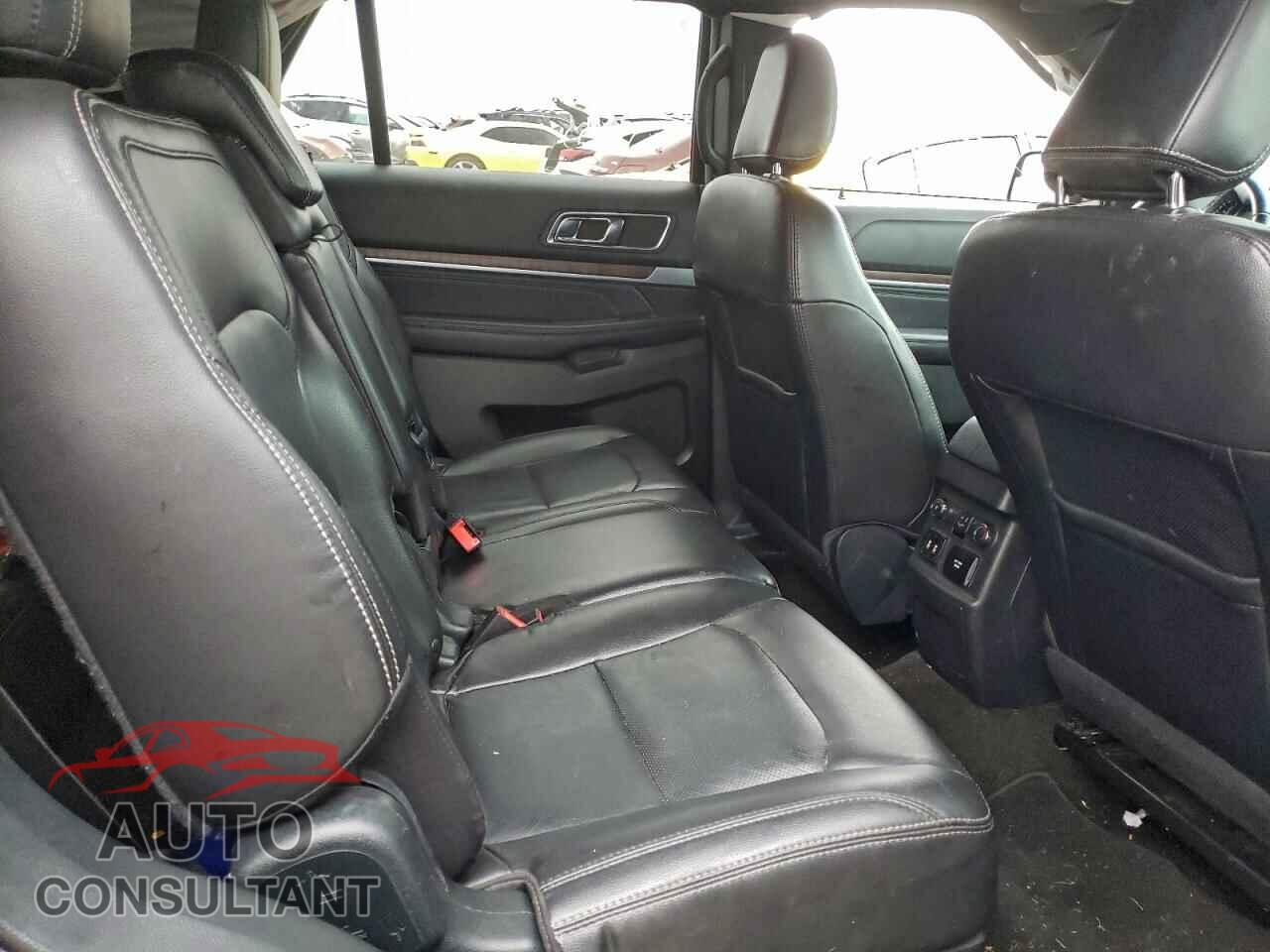 FORD EXPLORER 2018 - 1FM5K7F8XJGB33181