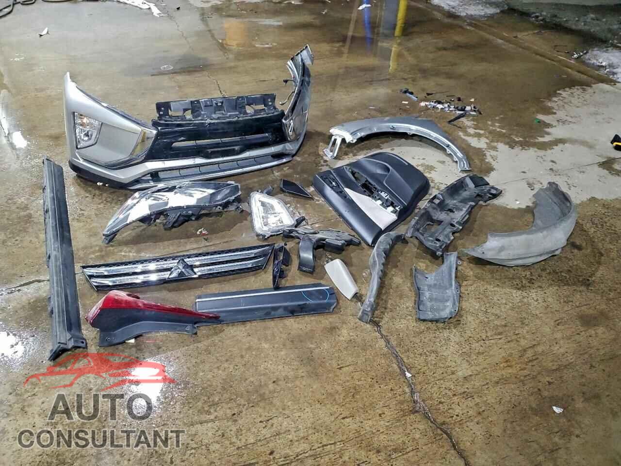 MITSUBISHI ECLIPSE 2018 - JA4AT5AA2JZ046405