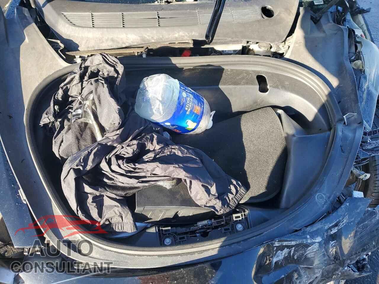 TESLA MODEL 3 2018 - 5YJ3E1EA5JF157404
