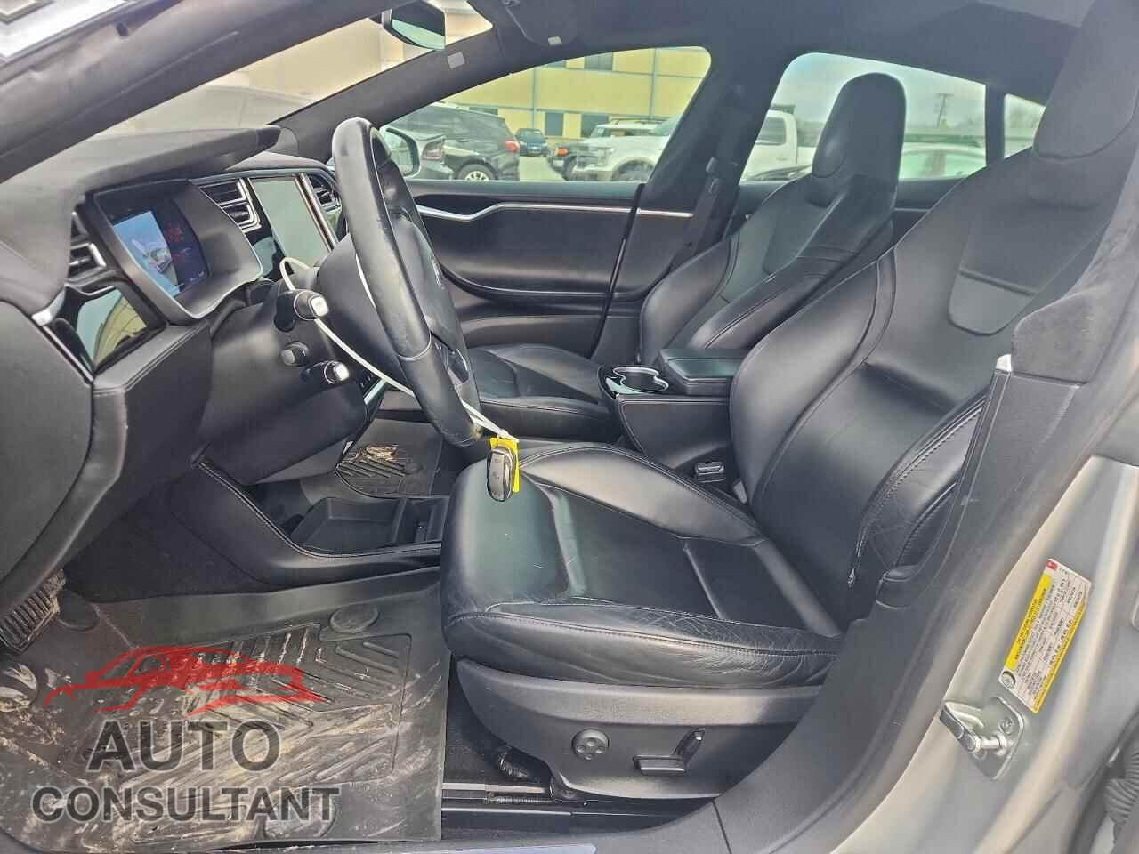 TESLA MODEL S 2015 - 5YJSA1E25FF117167
