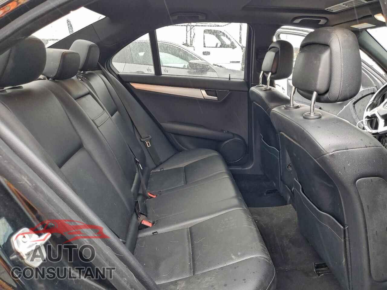 MERCEDES-BENZ C-CLASS 2013 - WDDGF4HB1DA786357