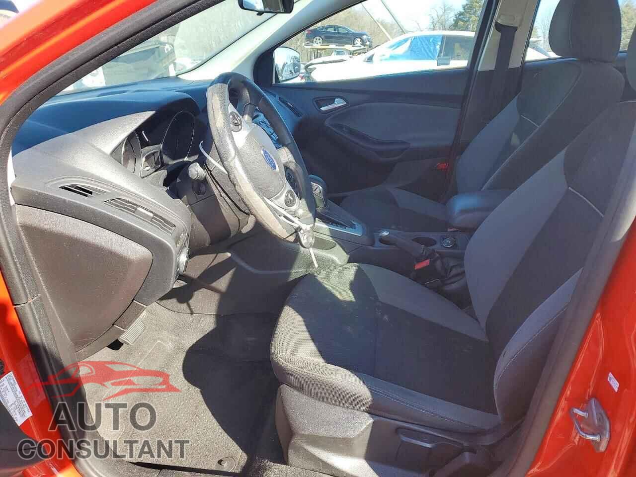 FORD FOCUS 2014 - 1FADP3K25EL135046