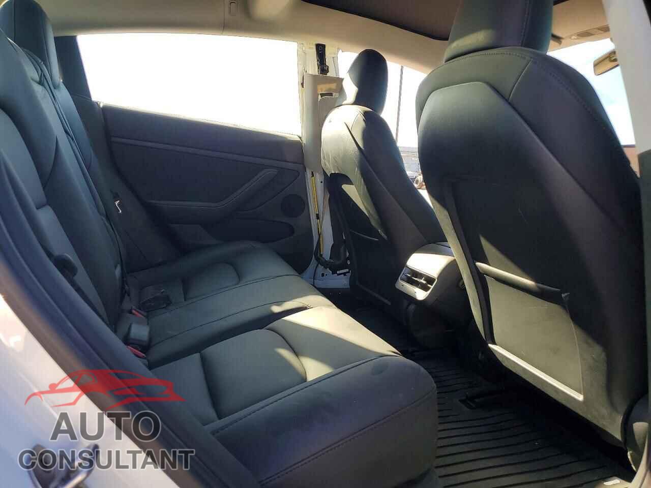 TESLA MODEL 3 2023 - 5YJ3E1EA5PF606086