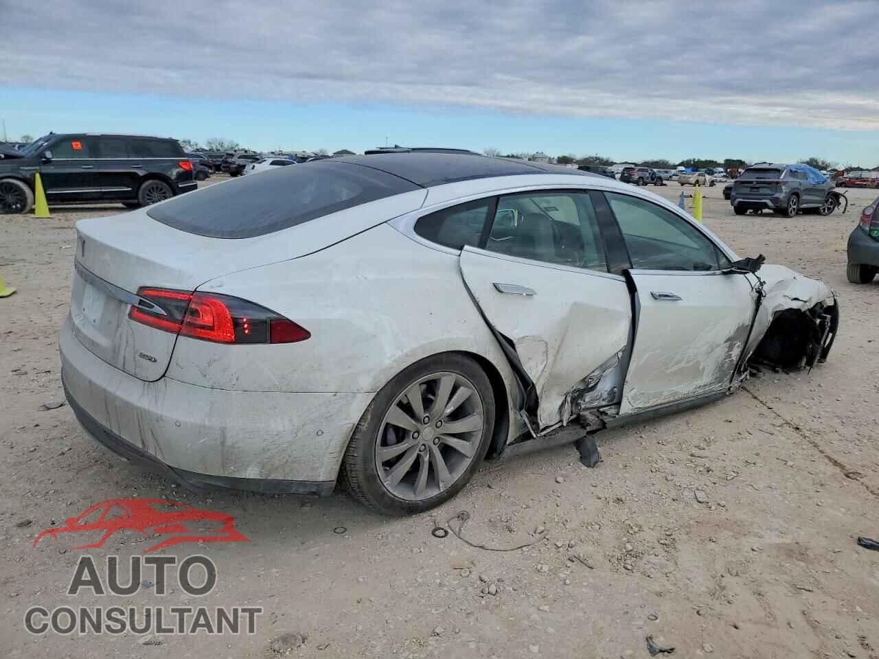 TESLA MODEL S 2015 - 5YJSA1H29FF093791
