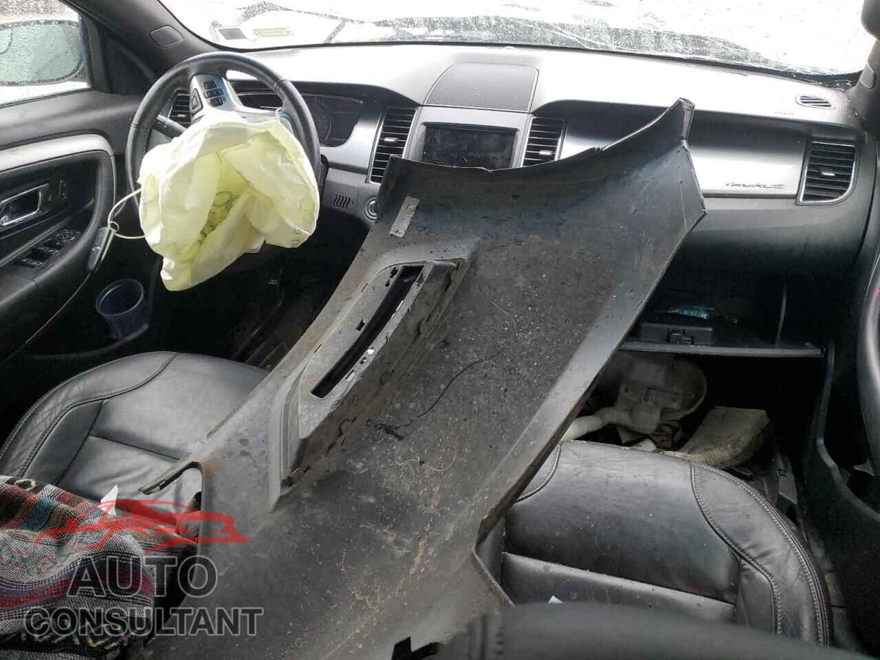 FORD TAURUS 2018 - 1FAHP2E80JG107024