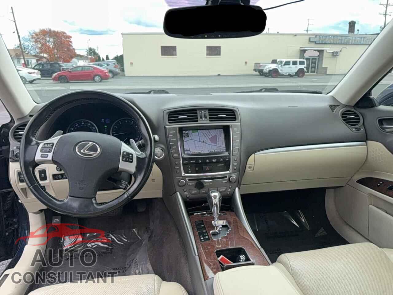 LEXUS IS 2012 - JTHCF5C26C5052907
