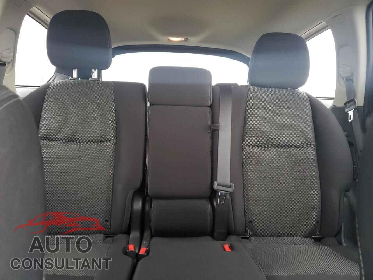NISSAN PATHFINDER 2019 - 5N1DR2MM3KC649675