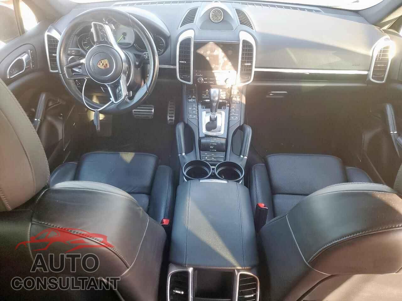 PORSCHE CAYENNE 2017 - WP1AE2A21HLA73954
