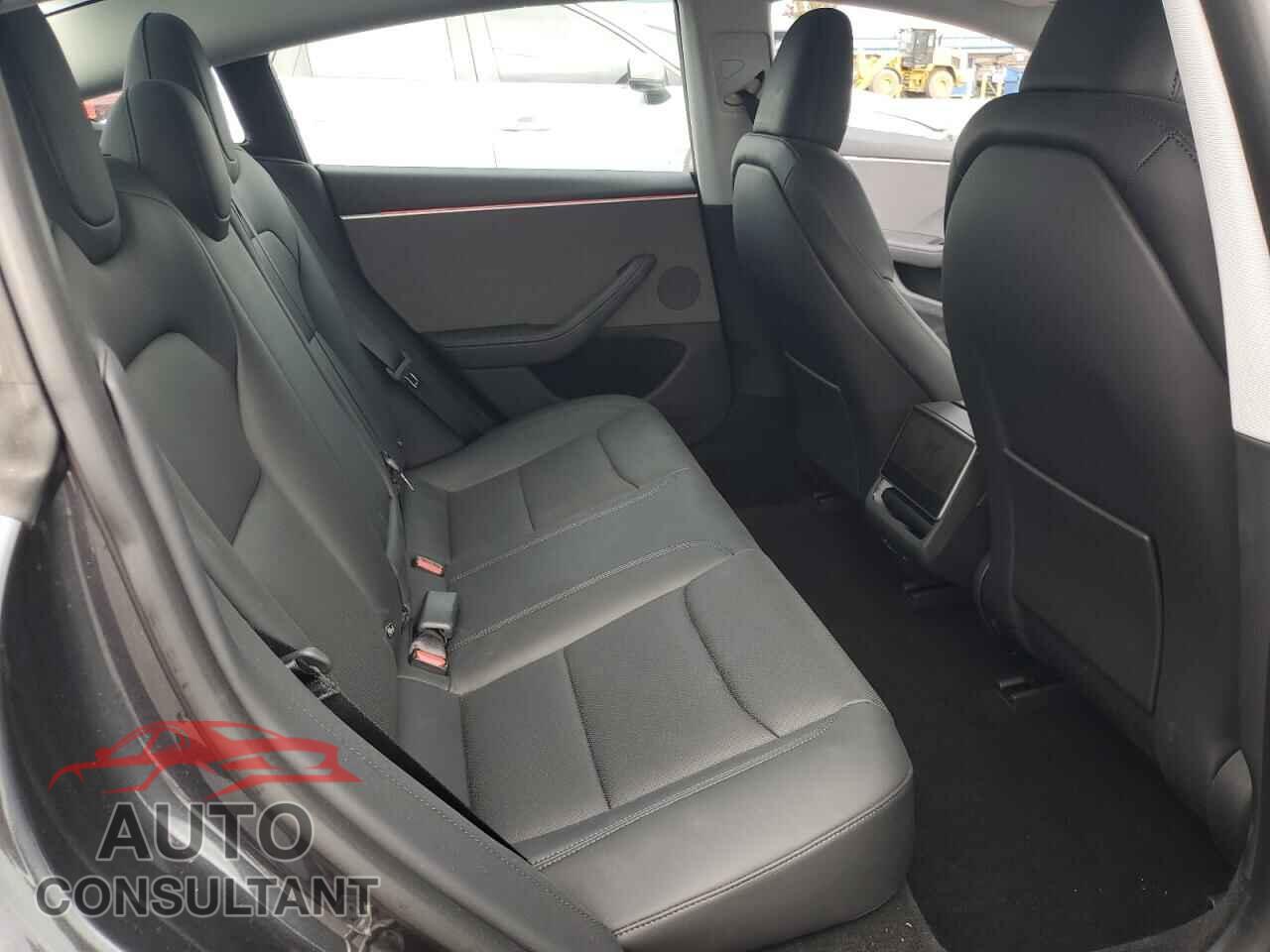 TESLA MODEL 3 2024 - 5YJ3E1EA2RF742923