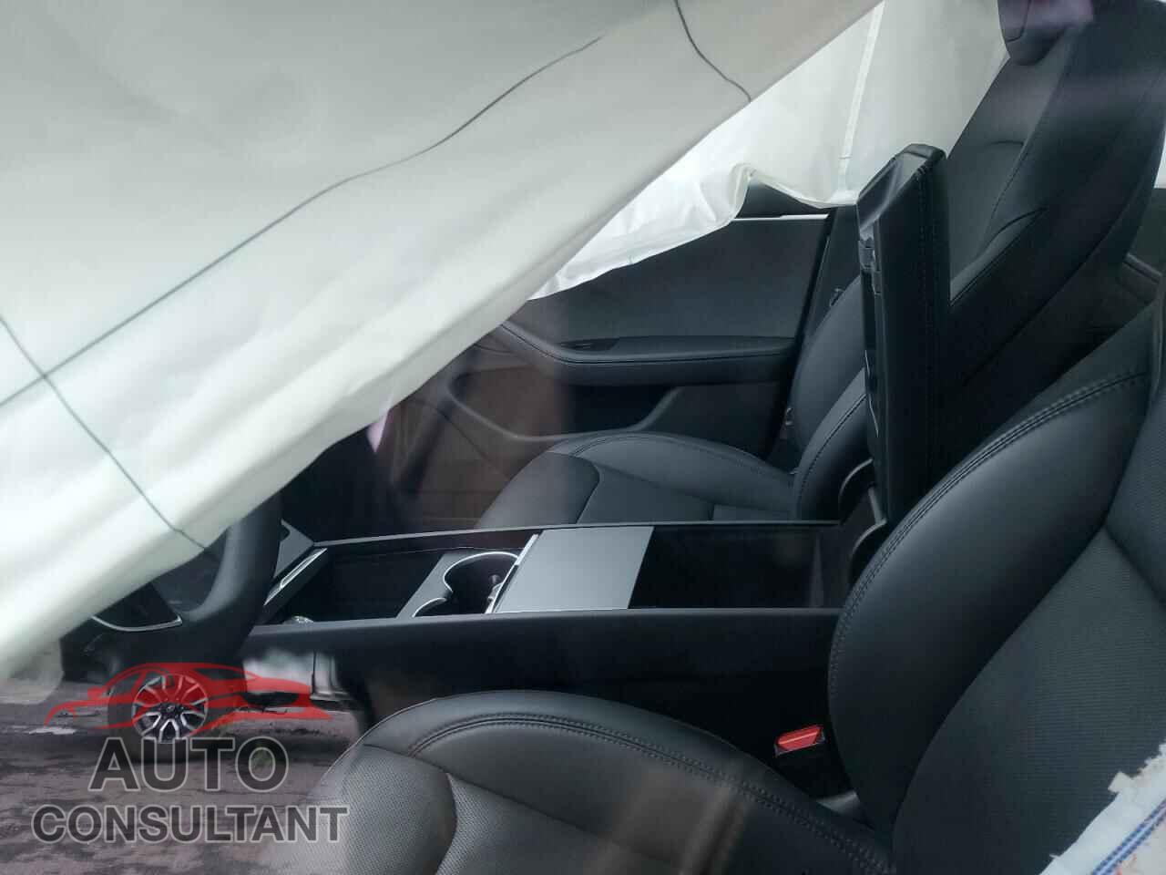 TESLA MODEL 3 2024 - 5YJ3E1EA5RF783949