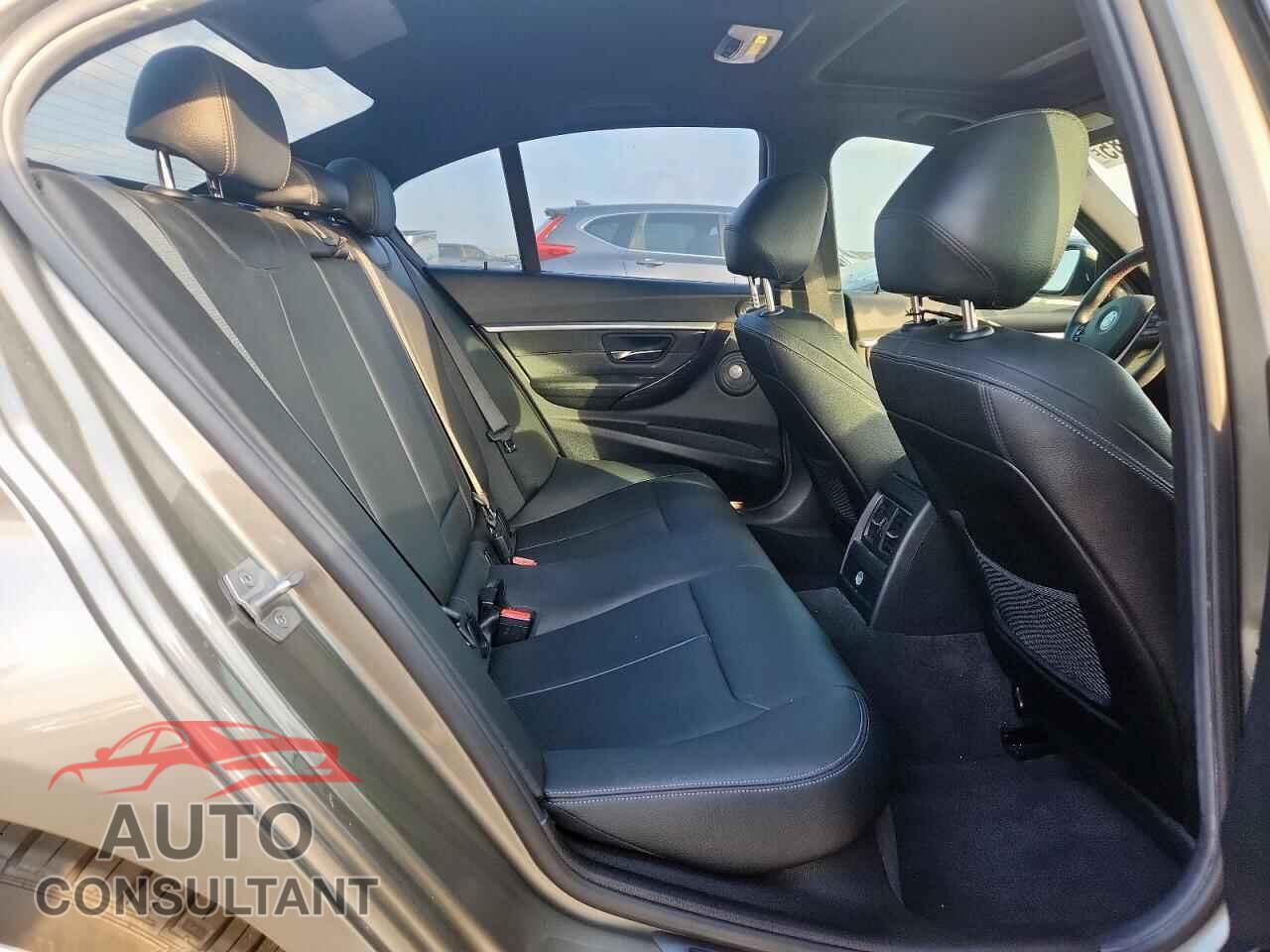 BMW 3 SERIES 2016 - WBA8B3G53GNT91994