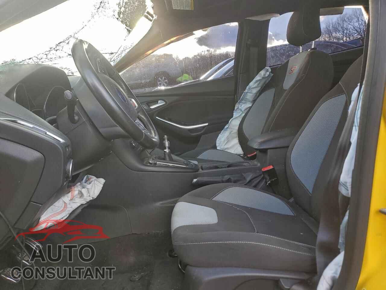 FORD FOCUS 2017 - 1FADP3L95HL200719