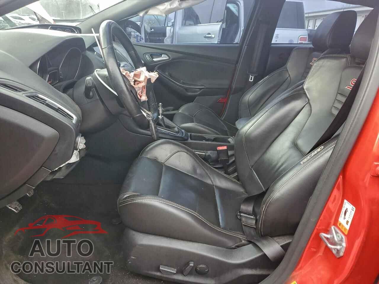 FORD FOCUS 2017 - 1FADP3L96HL242526