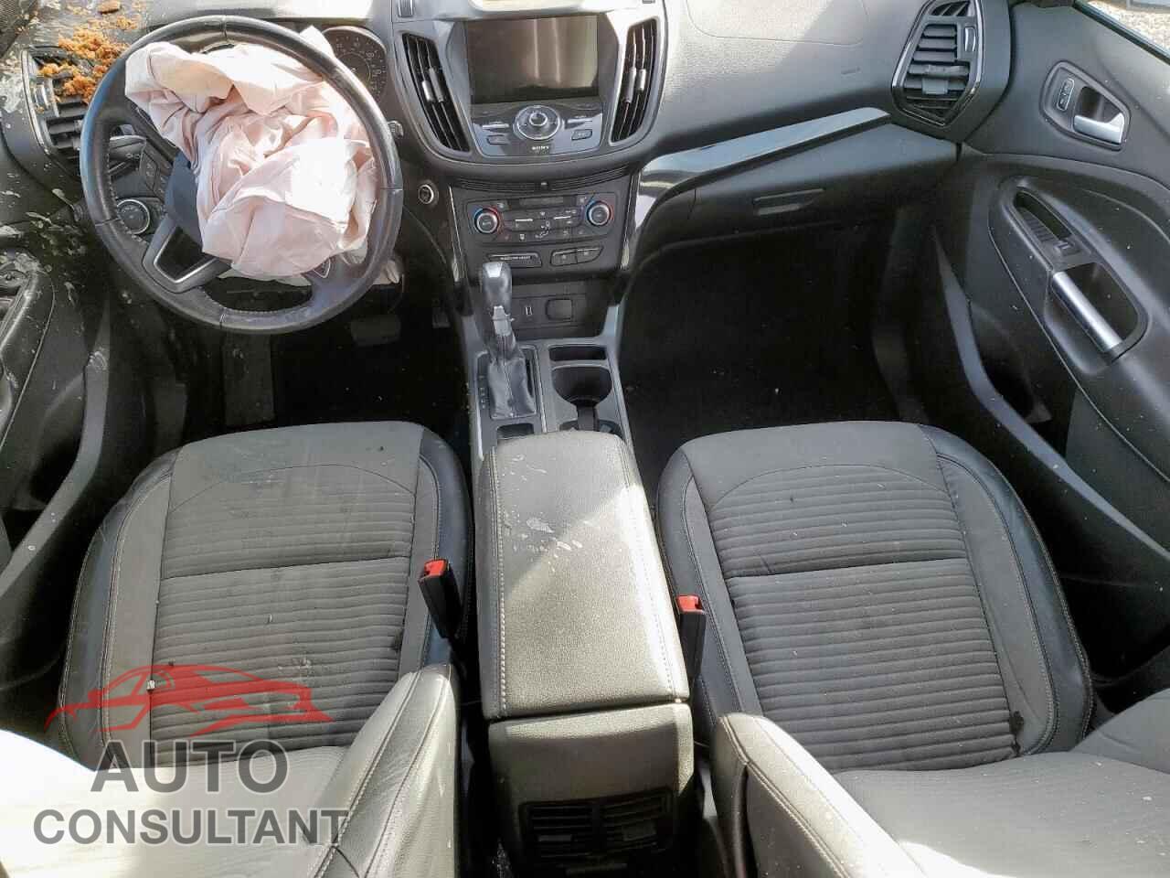 FORD ESCAPE 2017 - 1FMCU0JD9HUC90001