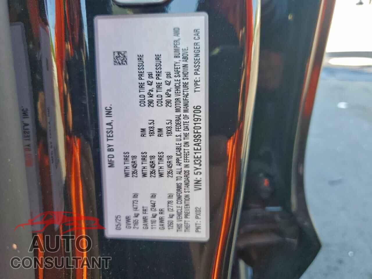 TESLA MODEL 3 2025 - 5YJ3E1EA9SF019706