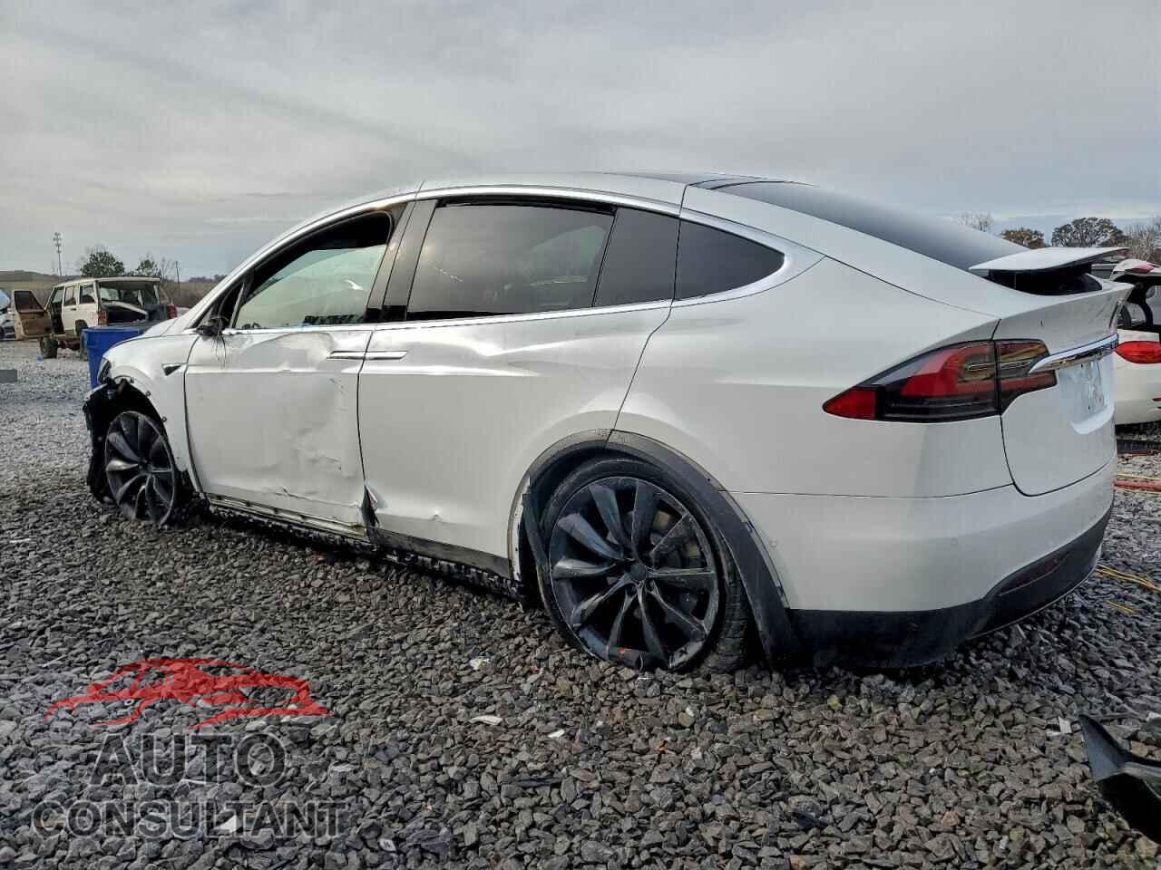 TESLA MODEL X 2019 - 5YJXCAE2XKF182817