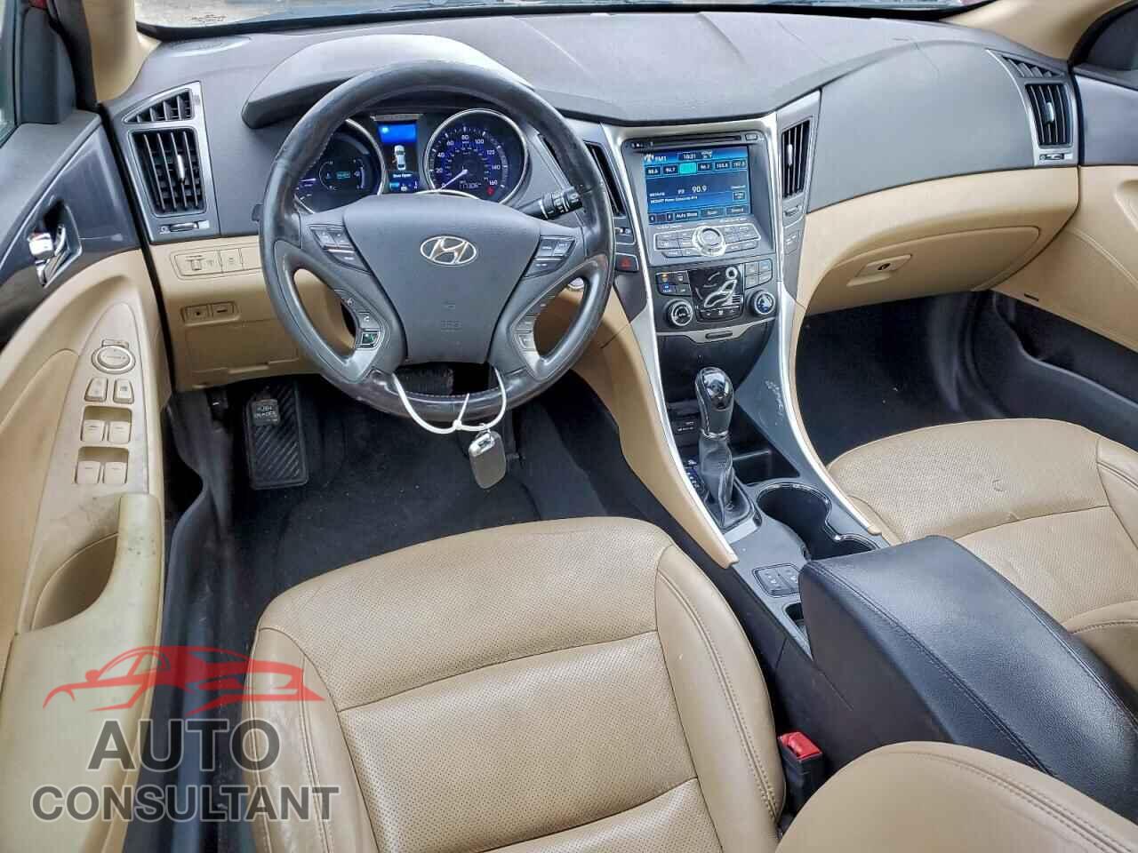 HYUNDAI SONATA 2013 - KMHEC4A44DA080646