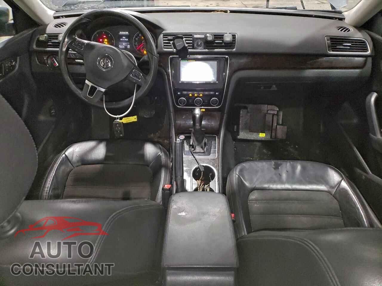 VOLKSWAGEN PASSAT 2014 - 1VWCN7A32EC007034
