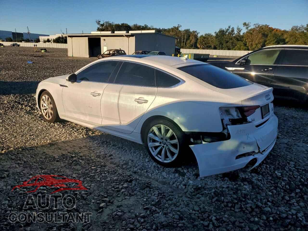 AUDI A5 2018 - WAUANCF52JA043645