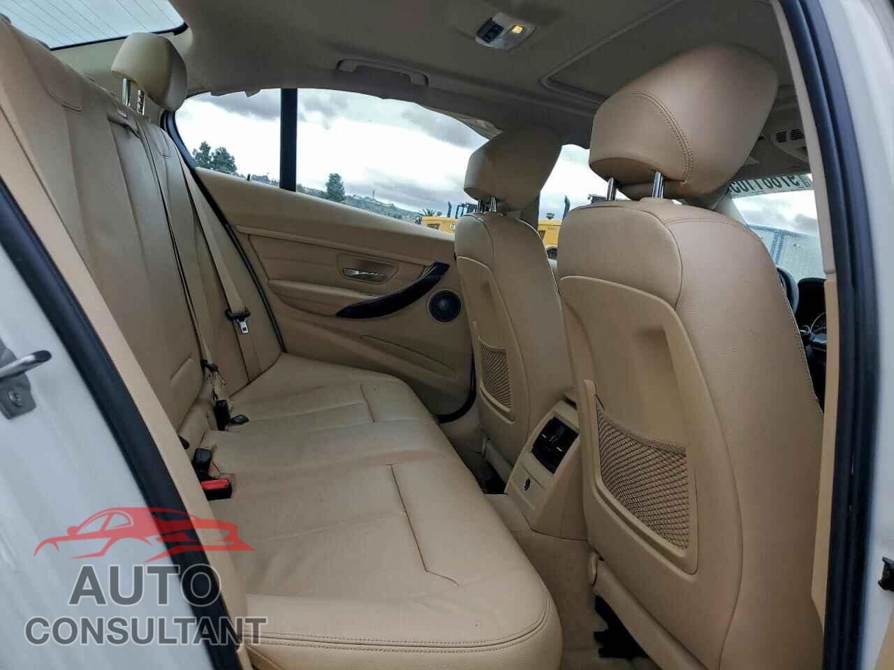 BMW 3 SERIES 2013 - WBA3A5C59DF356574