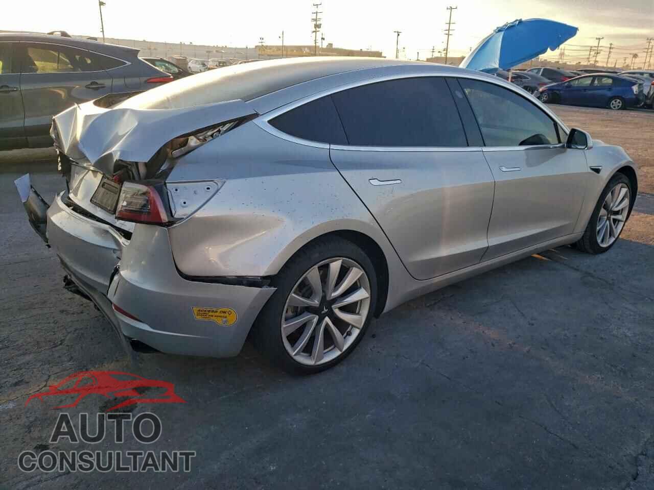 TESLA MODEL 3 2018 - 5YJ3E1EB4JF087547