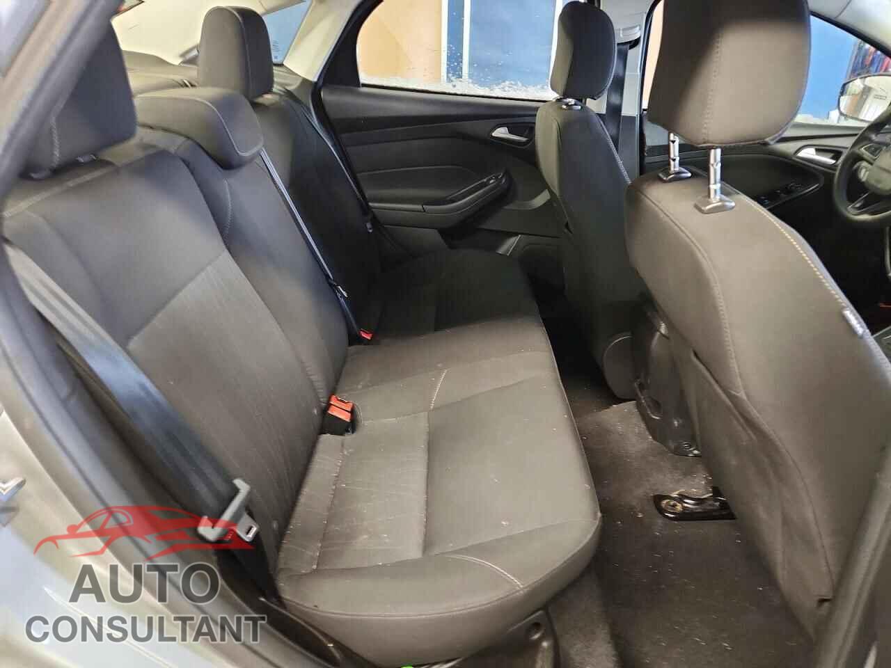 FORD FOCUS 2016 - 1FADP3F2XGL330749