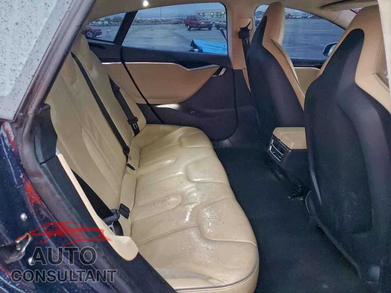 TESLA MODEL S 2013 - 5YJSA1DP2DFP17283