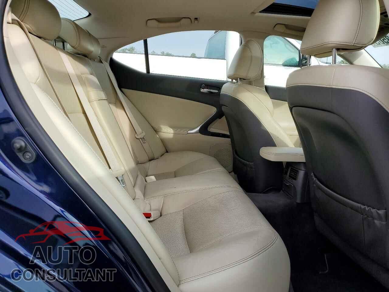 LEXUS IS 2012 - JTHCF5C25C5057774