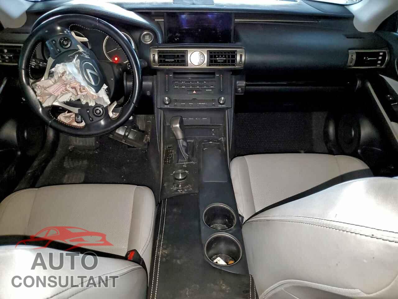 LEXUS IS 2016 - JTHBA1D21G5032619