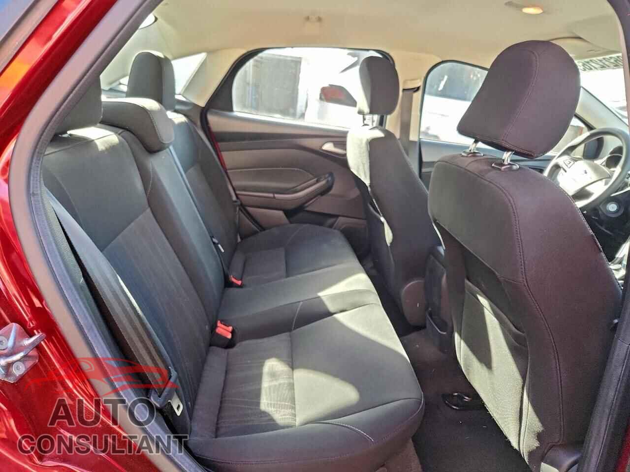FORD FOCUS 2017 - 1FADP3F2XHL210791