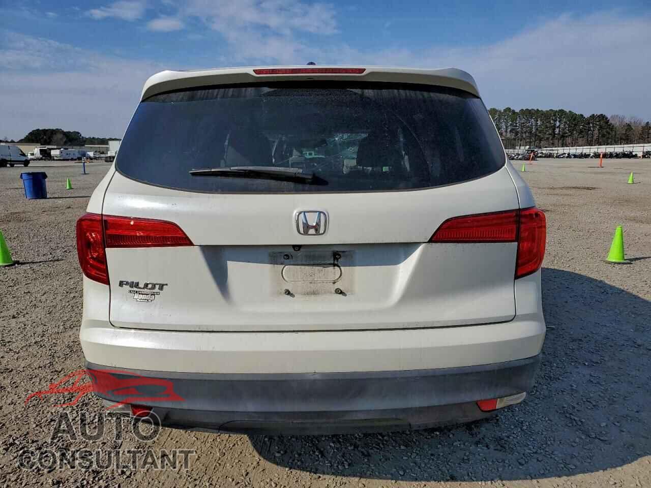 HONDA PILOT 2017 - 5FNYF5H58HB021125