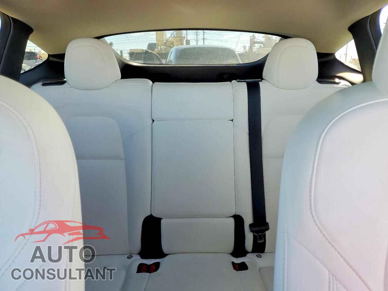 TESLA MODEL Y 2023 - 7SAYGDEE0PF625135