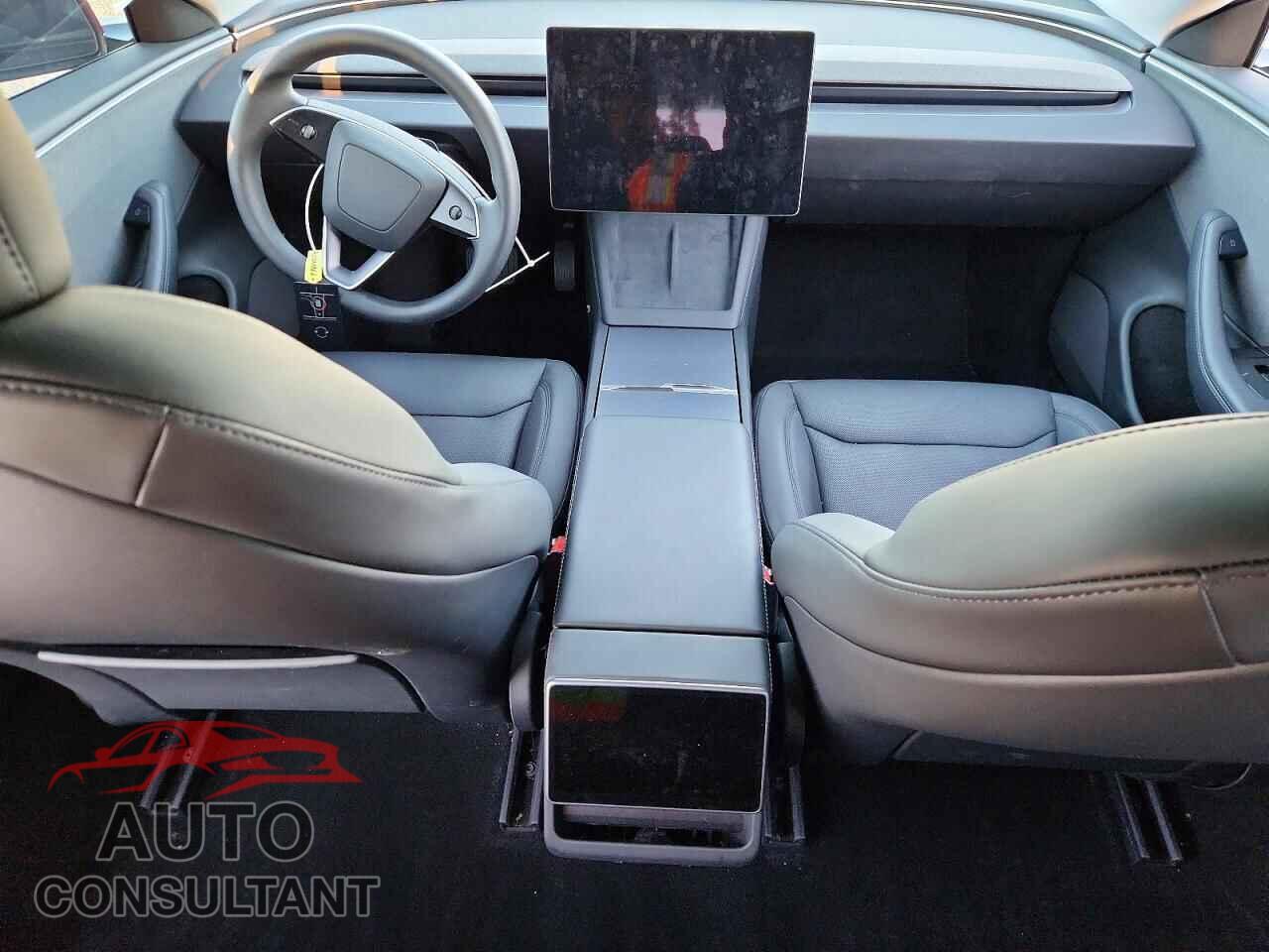 TESLA MODEL 3 2024 - 5YJ3E1EA4RF872458