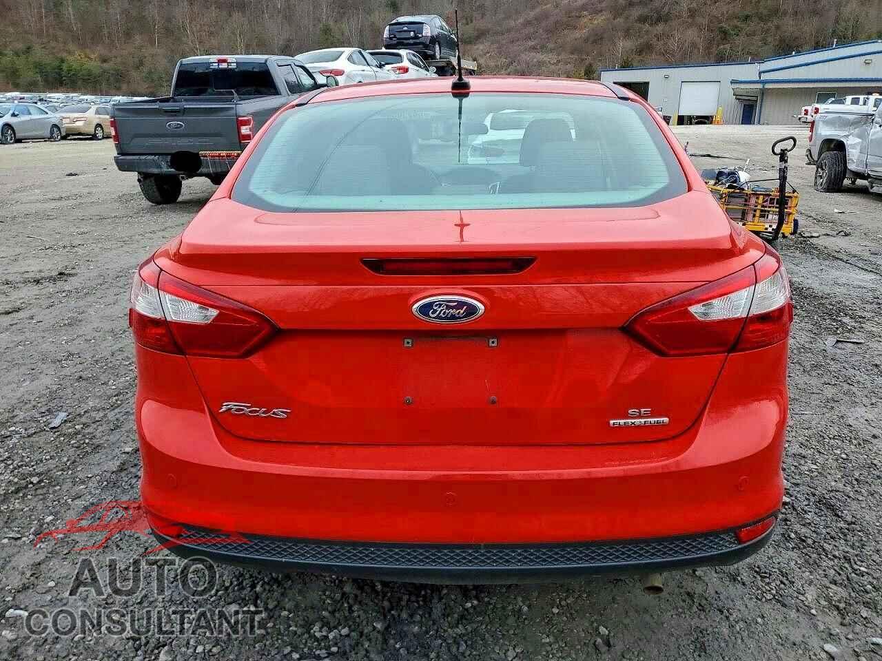 FORD FOCUS 2014 - 1FADP3F26EL106598