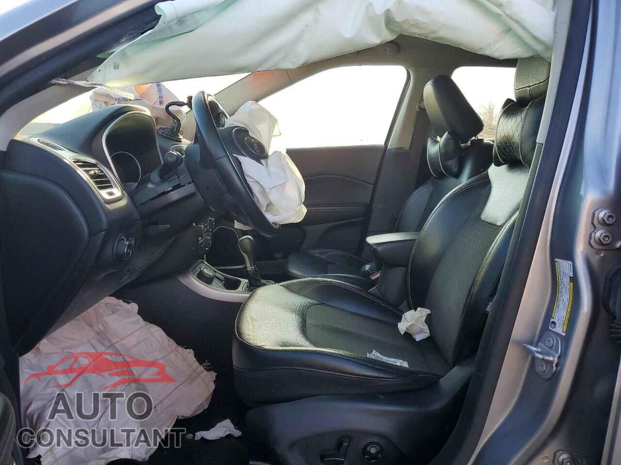 JEEP COMPASS 2018 - 3C4NJDBB4JT331998