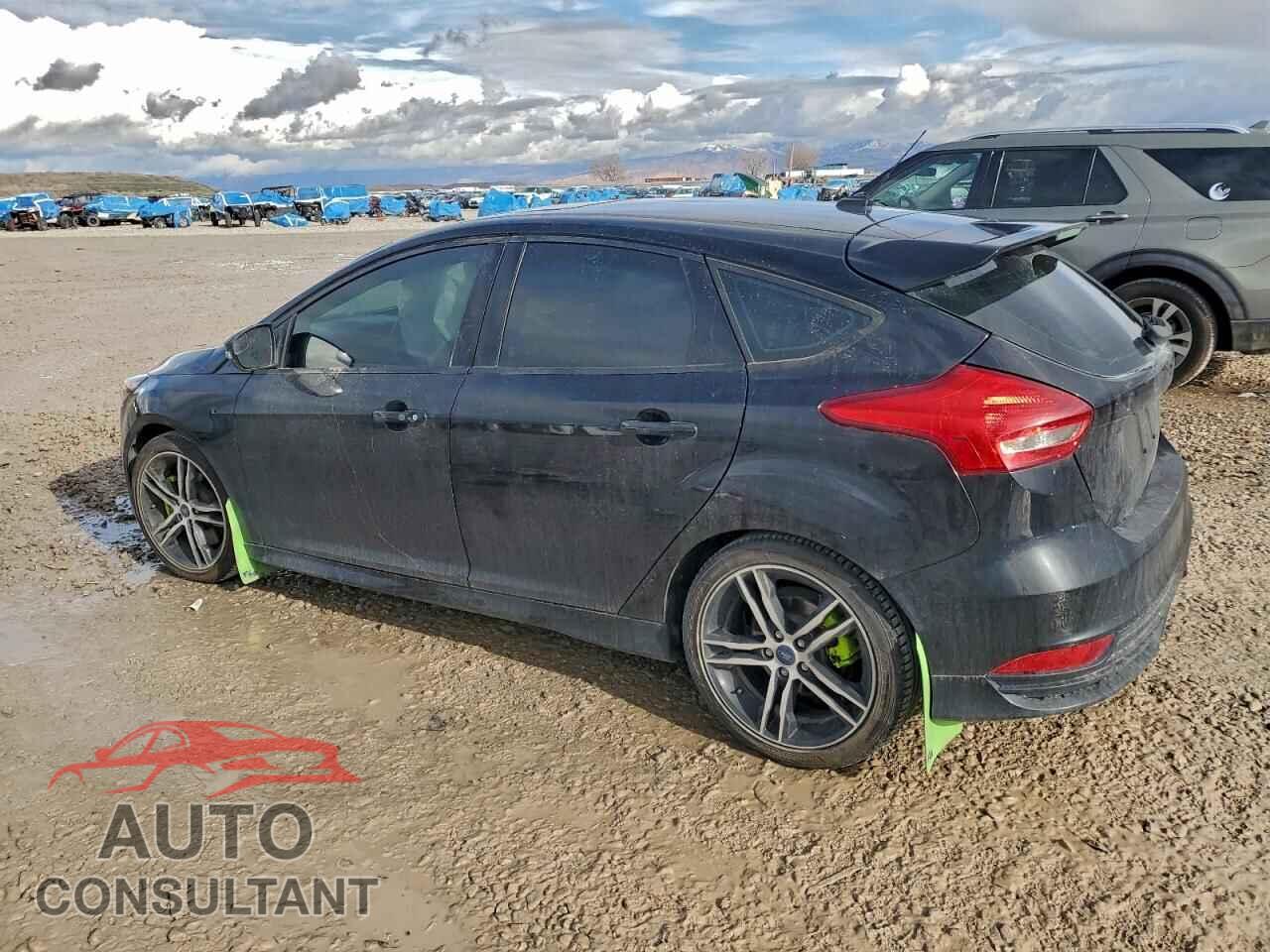 FORD FOCUS 2017 - 1FADP3L99HL343916