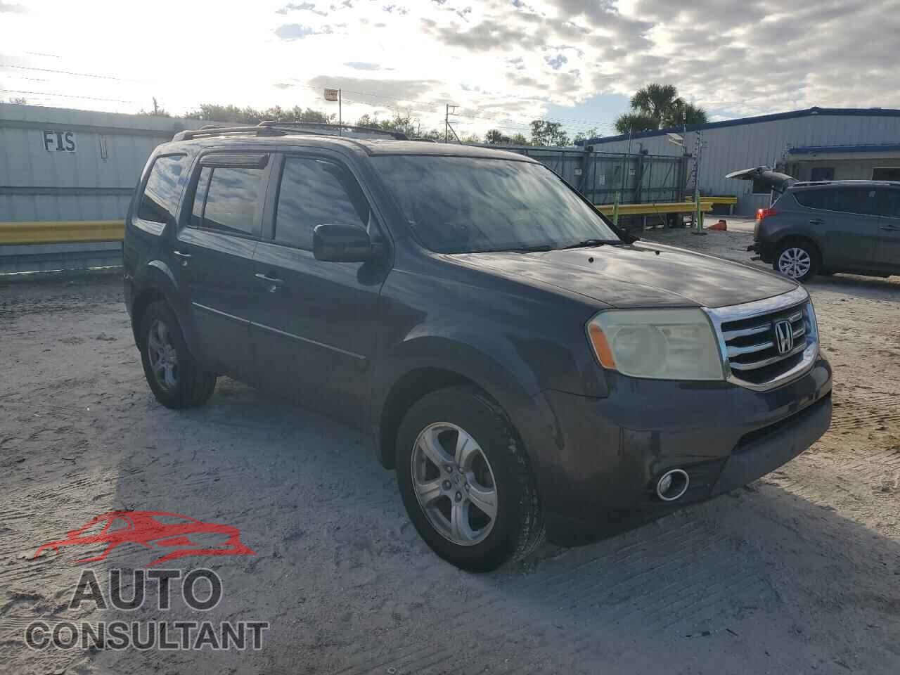 HONDA PILOT 2015 - 5FNYF3H50FB008449