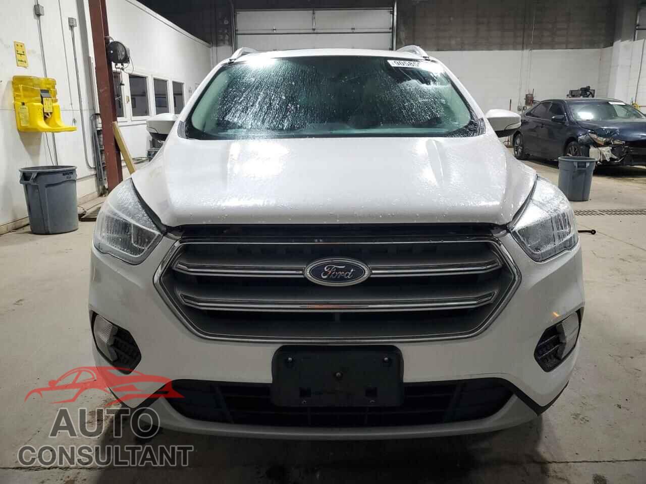 FORD ESCAPE 2017 - 1FMCU9JD3HUD74996