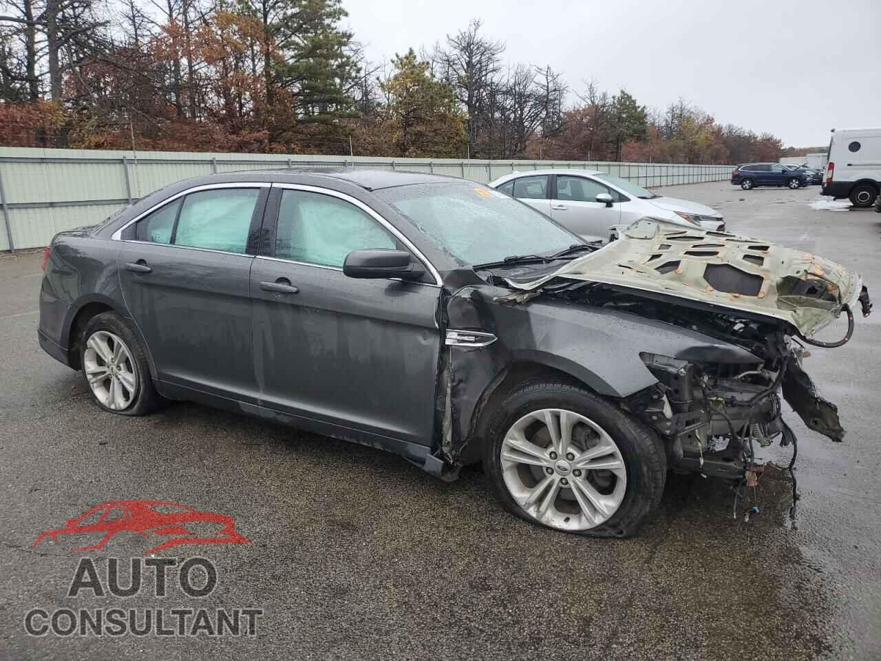 FORD TAURUS 2018 - 1FAHP2E80JG107024