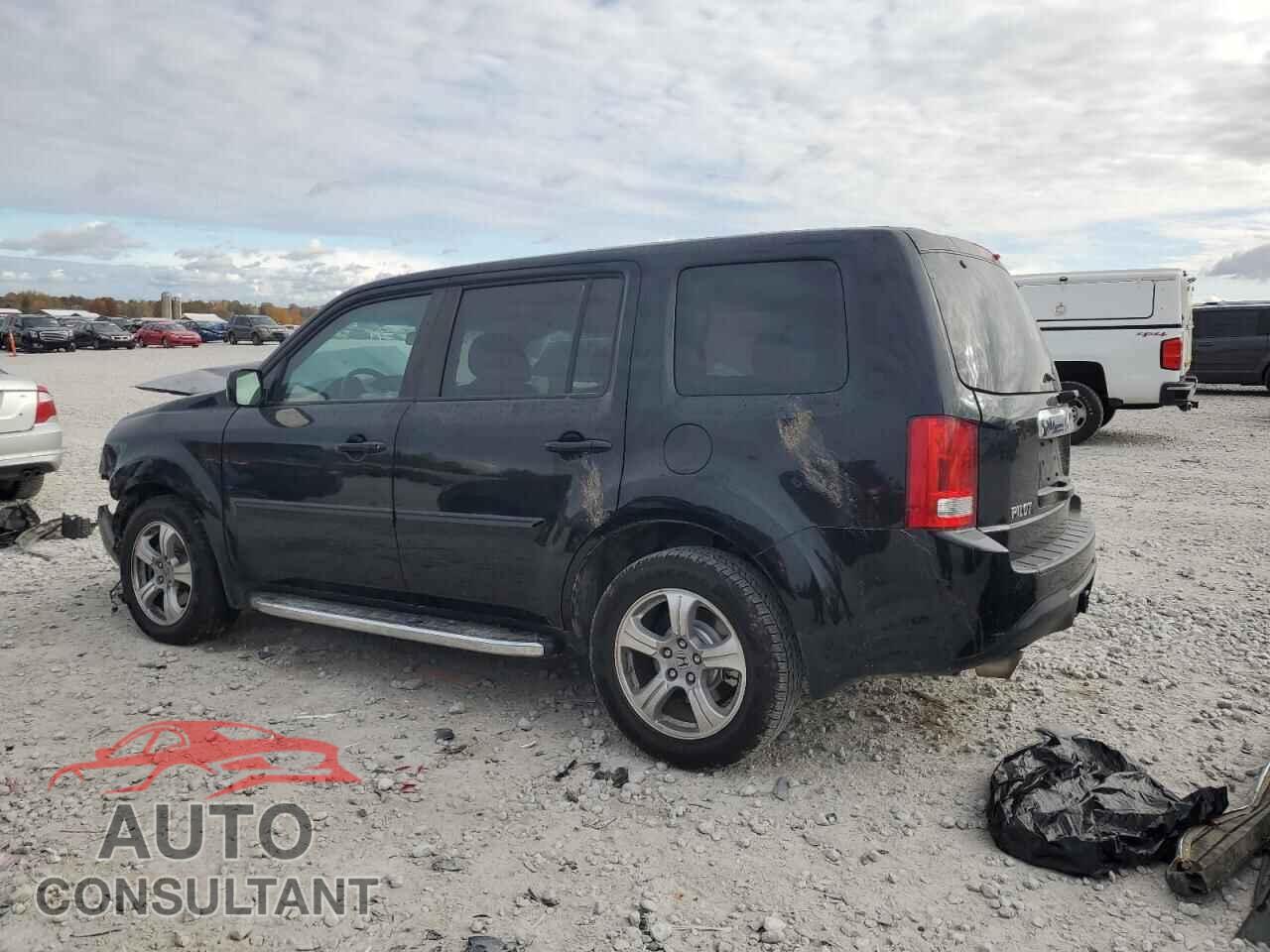 HONDA PILOT 2015 - 5FNYF4H50FB026083