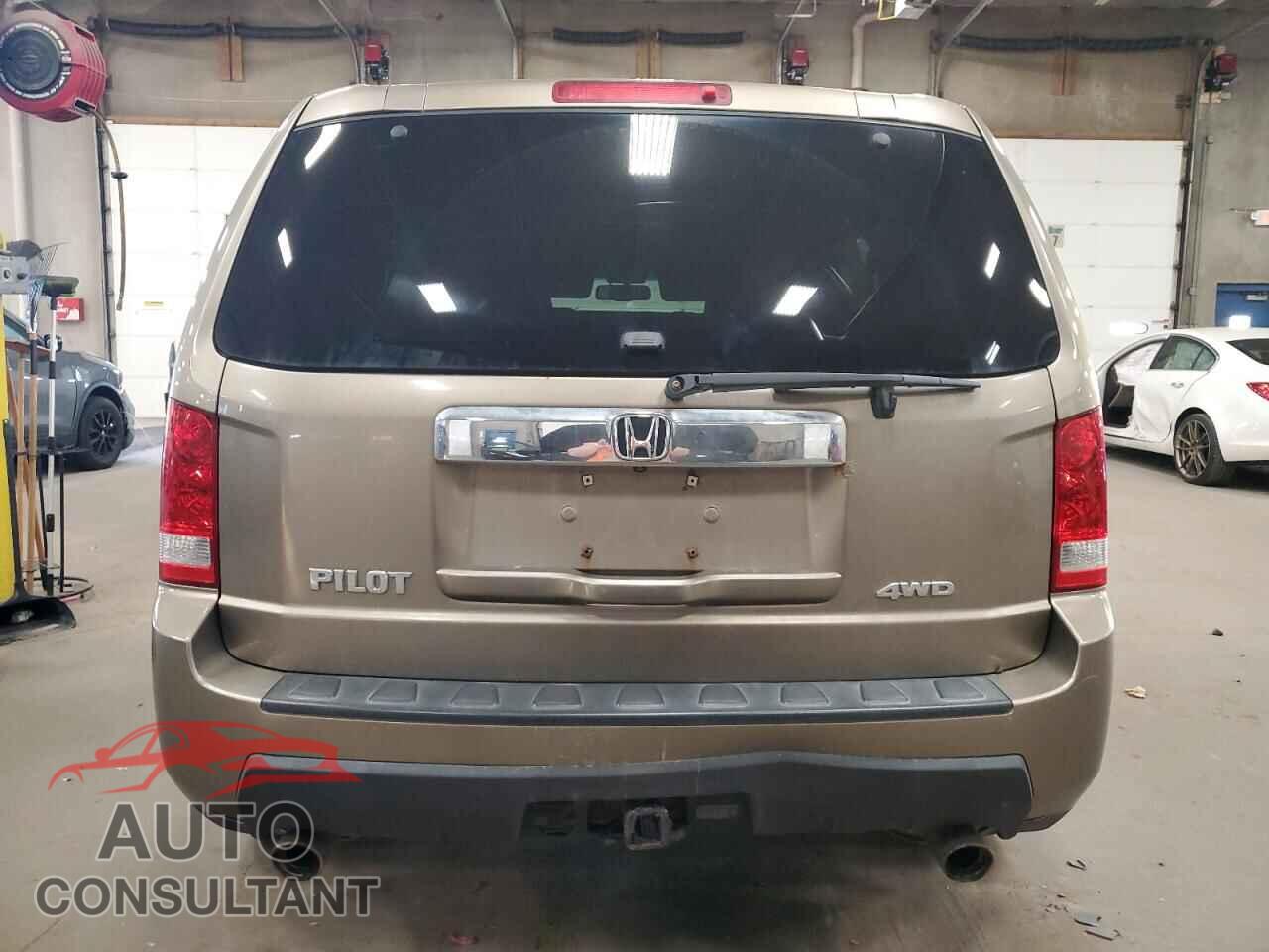 HONDA PILOT 2011 - 5FNYF4H57BB104630