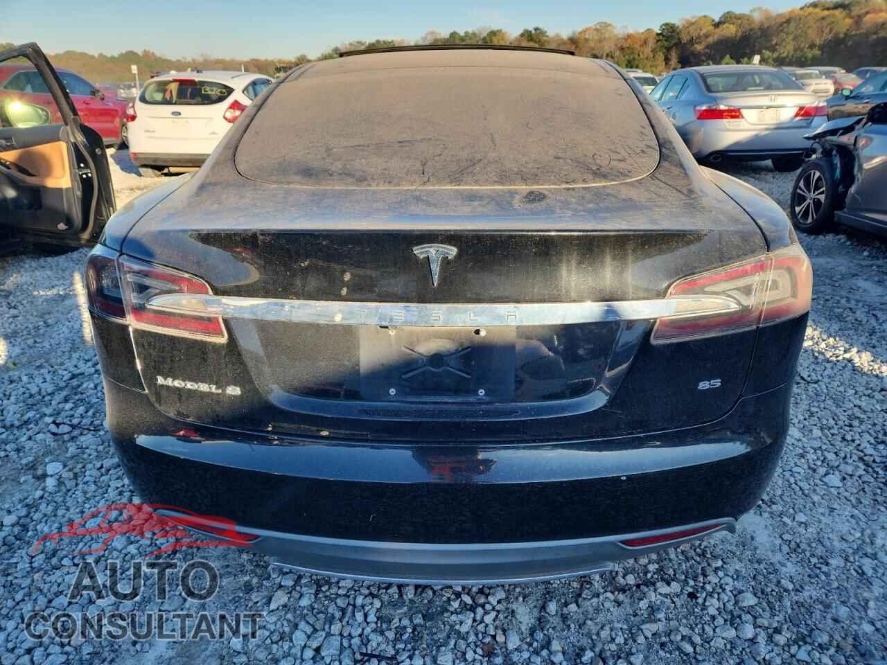 TESLA MODEL S 2013 - 5YJSA1DN8DFP13799